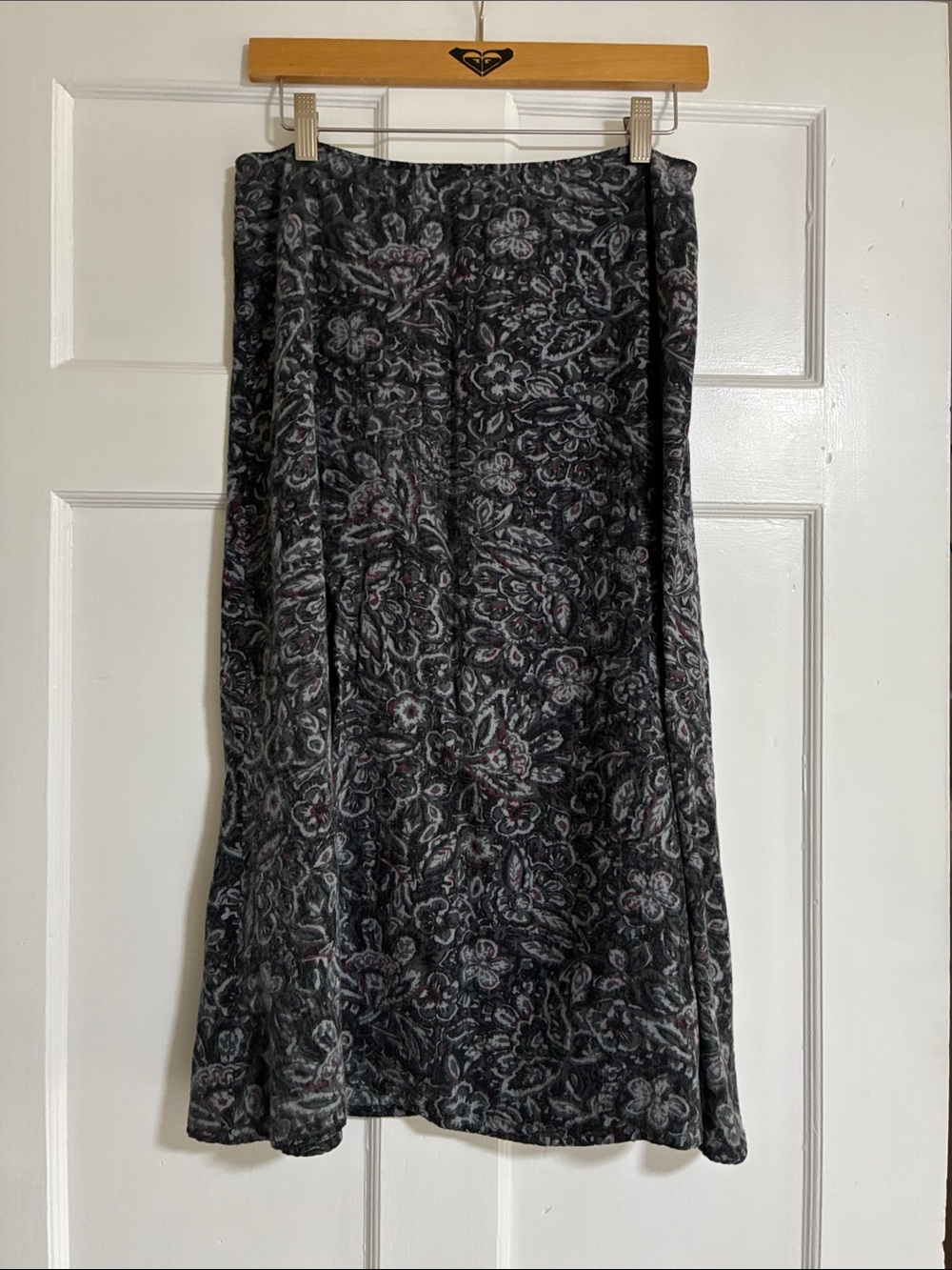 Croft & Barrow Women's Black Floral Midi Skirt Size 10
